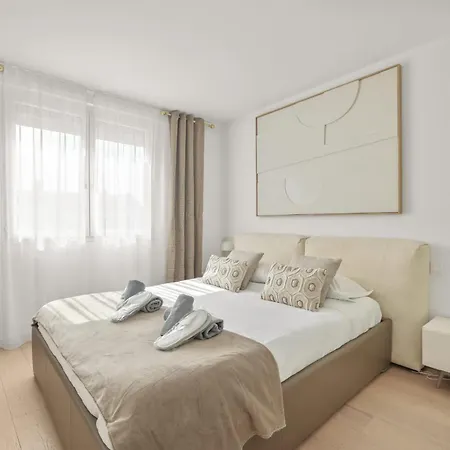 Ref 1493 - -city Center Banane District *