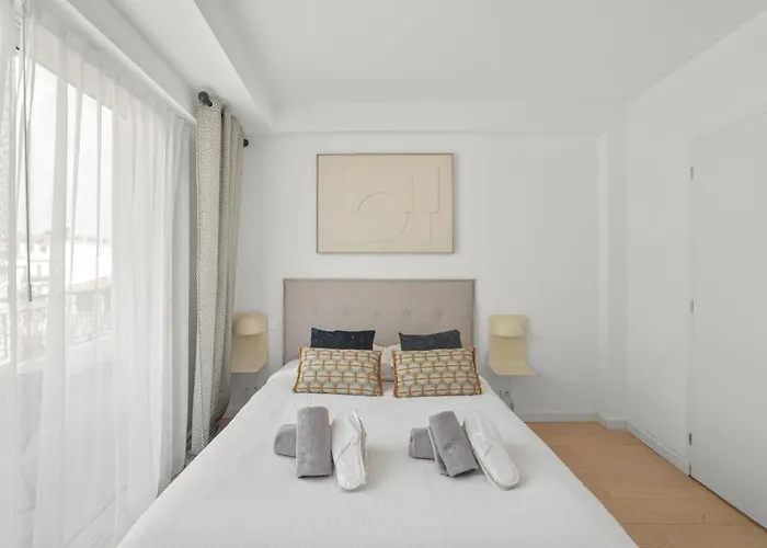 Ref 1493 - -city Center Banane District * Cannes