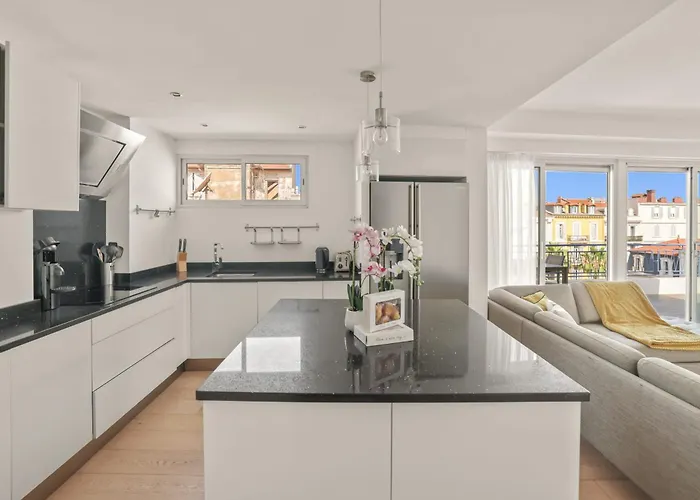 Ref 1493 - -city Center Banane District Apartment *